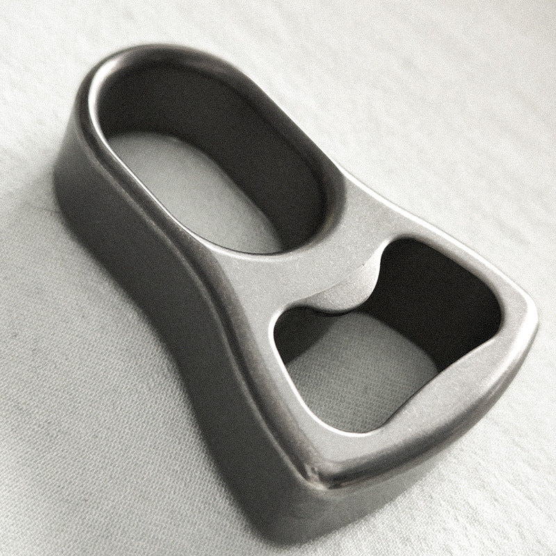Titanium alloy self-defense knuckle duster bottle opener, concealed self-defense bottle opener, knuckle fist buckle, outdoor product